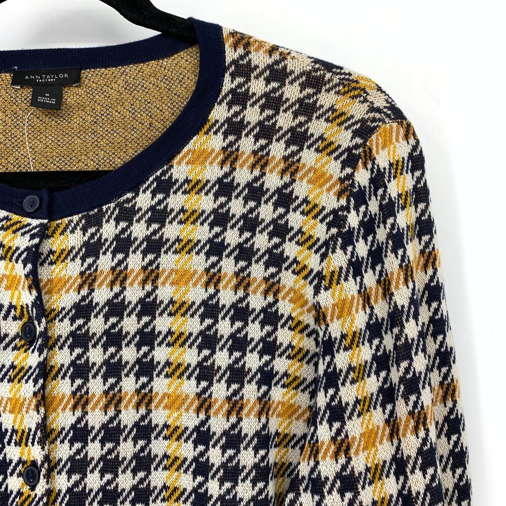 Ann Taylor Crew Neck Cardigan Sweater Womens Size Medium Navy Gold Plaid NEW - Picture 3 of 7